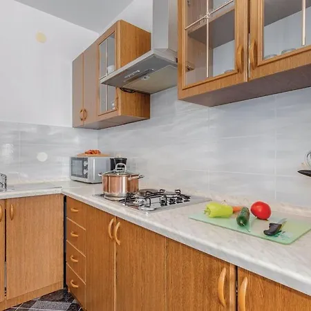 Topalovic * Кострена